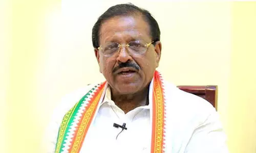 ഉമ്മൻചാണ്ടിയെ അപമാനിച്ചു; രാജ്മോഹൻ ഉണ്ണിത്താനെതിരെ ഹൈക്കമാൻഡിന് പരാതി ഉമ്മൻചാണ്ടിയെ അപമാനിച്ചു; രാജ്മോഹൻ ഉണ്ണിത്താനെതിരെ ഹൈക്കമാൻഡിന് പരാതി