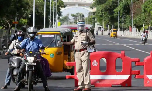കേരളത്തില്‍ നിന്നുള്ള വിദ്യാര്‍ഥികള്‍ക്ക് ആര്‍.ടി.പി.സി.ആര്‍ സര്‍ട്ടിഫിക്കറ്റ് നിര്‍ബന്ധം; നിയന്ത്രണങ്ങള്‍ കടുപ്പിച്ച് തമിഴ്നാട്