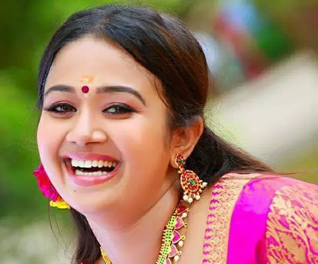 കഴിഞ്ഞ 10 വർഷമായി എന്റെ നെഞ്ചോടു ചേർത്തു പിടിച്ച കുഞ്ഞായിരുന്നു അവള്; ശരണ്യയുടെ ഓര്മയില് സീമ ജി.നായര് കഴിഞ്ഞ 10 വർഷമായി എന്റെ നെഞ്ചോടു ചേർത്തു പിടിച്ച കുഞ്ഞായിരുന്നു അവള്; ശരണ്യയുടെ ഓര്മയില് സീമ ജി.നായര്