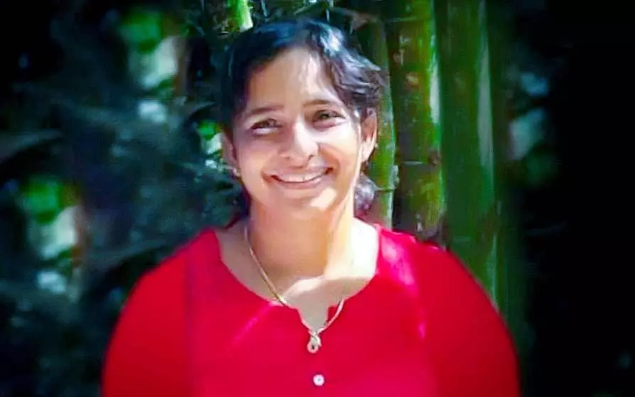 കൊലപാതകിക്കൊപ്പം ജീവിക്കാനാവില്ല; വിവാഹമോചനം ആവശ്യപ്പെട്ട് ജോളിയുടെ ഭര്ത്താവ് കൊലപാതകിക്കൊപ്പം ജീവിക്കാനാവില്ല; വിവാഹമോചനം ആവശ്യപ്പെട്ട് ജോളിയുടെ ഭര്ത്താവ്