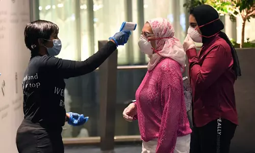 ദുബൈയില് കോവിഡ് ചട്ടങ്ങളില് ഇളവ്: വിദ്യാര്ത്ഥികള് തമ്മിലെ അകലം ഒരു മീറ്റര് മതി ദുബൈയില് കോവിഡ് ചട്ടങ്ങളില് ഇളവ്: വിദ്യാര്ത്ഥികള് തമ്മിലെ അകലം ഒരു മീറ്റര് മതി