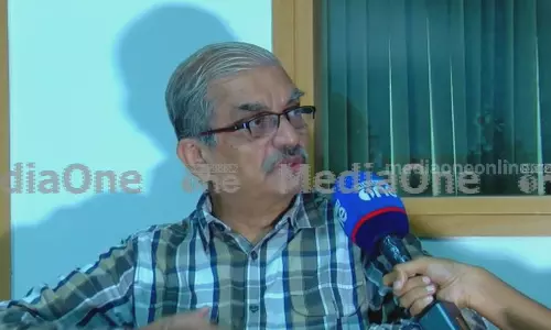 കോവിഡ് മൂന്നാം തരംഗം കുട്ടികളെ പ്രത്യേകമായി ബാധിക്കില്ല, കേരളത്തില്‍ വ്യാപനം കൂടാന്‍ കാരണം ഇളവുകള്‍:  വാക്സിൻ വിദഗ്ധ സമിതി അംഗം ഡോ.അറോറ