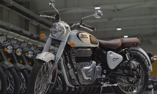 കാത്തിരിപ്പിനൊടുവിൽ അടിമുടി മാറി റോയൽ എൻഫീൽഡ് ക്ലാസിക് 350 എത്തി