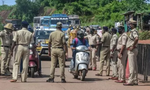 ക്വാറന്റൈൻ പിൻവലിക്കണം : കർണാടകയോട് കേരളം
