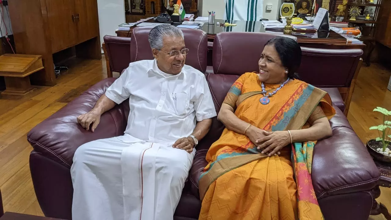 ഒരുമിച്ചുള്ള 42 വര്‍ഷങ്ങള്‍; മുഖ്യമന്ത്രിക്ക് ഇന്ന് വിവാഹ വാര്‍ഷികം, വൈറലായി ക്ഷണക്കത്ത്