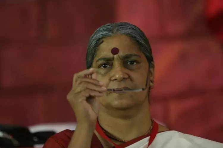 ആനി രാജയെ തള്ളി സി.പി.ഐ; വിവാദ പ്രസ്താവനയ്ക്കെതിരെ കേന്ദ്ര നേതൃത്വത്തിന് പരാതി നല്കി ആനി രാജയെ തള്ളി സി.പി.ഐ; വിവാദ പ്രസ്താവനയ്ക്കെതിരെ കേന്ദ്ര നേതൃത്വത്തിന് പരാതി നല്കി