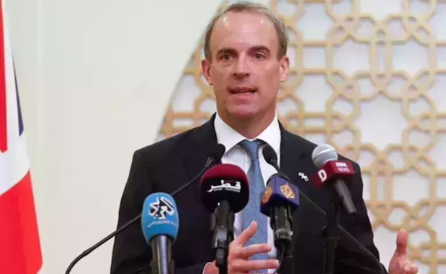 ബ്രിട്ടീഷ് വിദേശകാര്യ സെക്രട്ടറി ഖത്തറിലെ അഫ്ഗാന് അഭയാര്ത്ഥി താമസ കേന്ദ്രങ്ങള് സന്ദര്ശിച്ചു ബ്രിട്ടീഷ് വിദേശകാര്യ സെക്രട്ടറി ഖത്തറിലെ അഫ്ഗാന് അഭയാര്ത്ഥി താമസ കേന്ദ്രങ്ങള് സന്ദര്ശിച്ചു