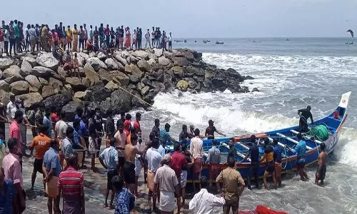വിവരം ലഭിച്ചപ്പോള്‍ തന്നെ അപകടസ്ഥലത്തെത്തി; അഴീക്കല്‍ ബോട്ട് ദുരന്തത്തില്‍ തീരദേശ പൊലീസിന്‍റെ വിശദീകരണം