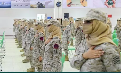 സൗദി അറേബ്യയിൽ ആദ്യമായി വനിതകൾ സായുധ സൈന്യത്തിൽ സൗദി അറേബ്യയിൽ ആദ്യമായി വനിതകൾ സായുധ സൈന്യത്തിൽ