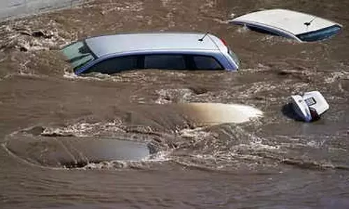 അമേരിക്കയില്‍ ആഞ്ഞുവീശി ഐഡ: മരണം 40 കടന്നു, പലരും മരിച്ചത് മിന്നല്‍ പ്രളയത്തില്‍ വാഹനങ്ങളില്‍ കുടുങ്ങി