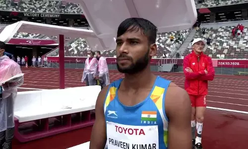 പാരാലിംപിക്‌സില്‍ ഇന്ത്യയുടെ പ്രവീണ്‍ കുമാറിന് വെള്ളി