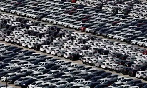 ഇലക്ട്രിക് തകരാർ തിരിച്ചടിയായി; മാരുതി 1.80 ലക്ഷം കാറുകൾ തിരിച്ചുവിളിക്കുന്നു ഇലക്ട്രിക് തകരാർ തിരിച്ചടിയായി; മാരുതി 1.80 ലക്ഷം കാറുകൾ തിരിച്ചുവിളിക്കുന്നു