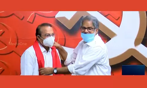 കോണ്‍ഗ്രസ് പുറത്താക്കിയ പി.എസ് പ്രശാന്ത് സി.പി.എമ്മില്‍ ചേര്‍ന്നു