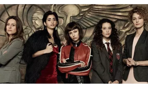 പുരുഷാധിപത്യത്തെ വെല്ലുവിളിച്ച മണി ഹെയ്സ്റ്റിലെ സ്ത്രീ കഥാപാത്രങ്ങൾ പുരുഷാധിപത്യത്തെ വെല്ലുവിളിച്ച മണി ഹെയ്സ്റ്റിലെ സ്ത്രീ കഥാപാത്രങ്ങൾ