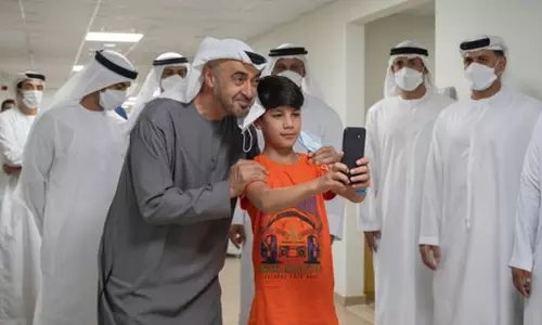 അബൂദബി കിരീടാവകാശി അഫ്ഗാൻ അഭയാർഥി ക്യാമ്പ് സന്ദർശിച്ചു