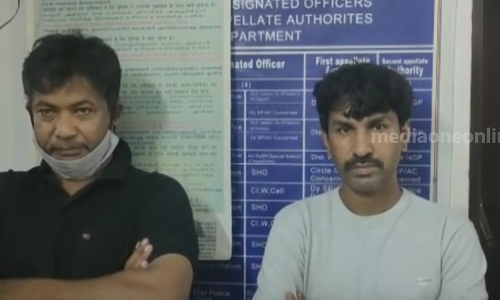 വ്യാജ ആധാർ കാർഡും ഡ്രൈവിംഗ് ലൈസൻസും നിർമിച്ച് നൽകുന്ന സംഘം മലപ്പുറത്ത് പിടിയിൽ