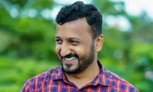 കോളജുകൾ ലാഭകരമാക്കാൻ ഇനി ഒഴിഞ്ഞ ക്ലാസ്മുറിയിലും ബെവ്‌കോ ഔട്ട്‌ലെറ്റ് വരും- രാഹുൽ മാങ്കൂട്ടത്തിൽ