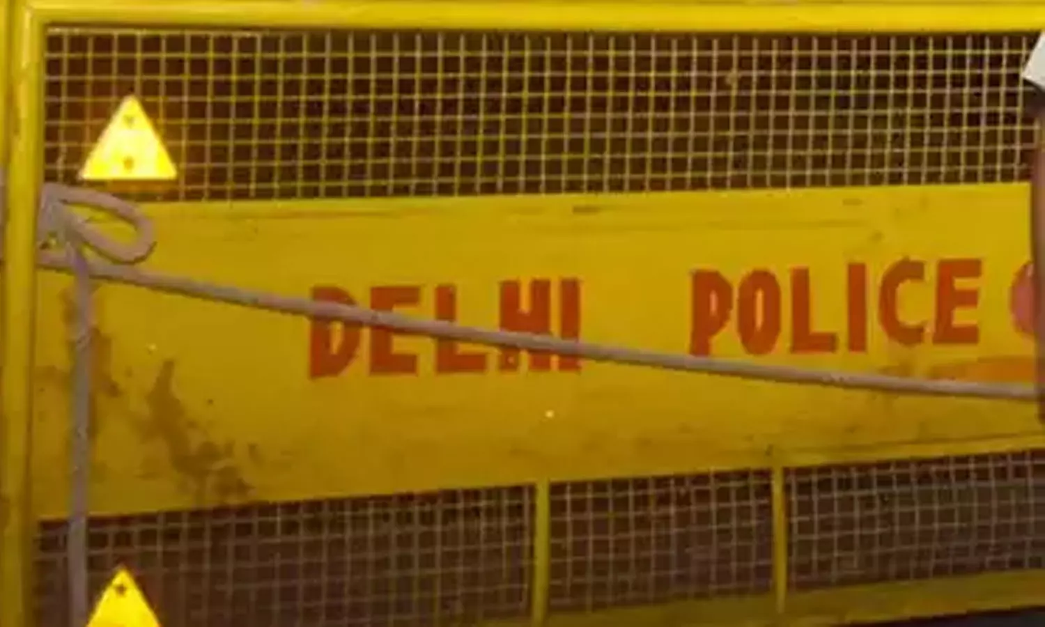 ദീപാവലിക്ക് ബിരിയാണിക്കട തുറന്നു; ഡൽഹിയിൽ മുസ്ലിം കടക്കാരന് ഭീഷണി ദീപാവലിക്ക് ബിരിയാണിക്കട തുറന്നു; ഡൽഹിയിൽ മുസ്ലിം കടക്കാരന് ഭീഷണി