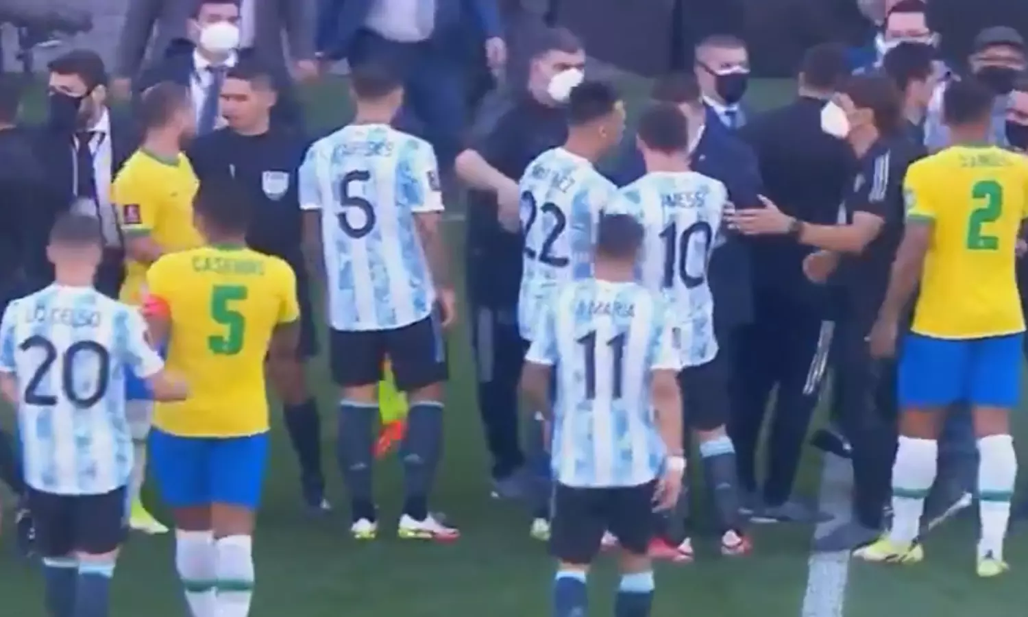 അർജന്റീന കളിക്കാരെ പിടികൂടാൻ പൊലീസ് ഗ്രൗണ്ടിൽ; ബ്രസീൽ - അർജന്റീന മത്സരം മാറ്റിവച്ചു