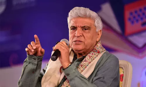 ആർഎസ്എസിനോട് മാപ്പുപറയുന്നതുവരെ ജാവേദ് അക്തറിന്റെ ചിത്രങ്ങൾ പ്രദർശിപ്പിക്കാൻ അനുവദിക്കില്ല; മുന്നറിയിപ്പുമായി ബിജെപി നേതാവ്