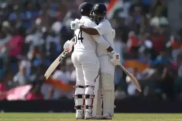 ഇന്ത്യ സേഫ് സോണിൽ: ഇംഗ്ലണ്ടിന് ജയിക്കാൻ 368, രക്ഷകരായത് ശർദുൽ താക്കൂറും റിഷബ് പന്തും