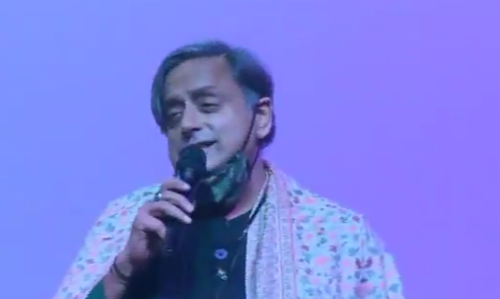 ഇംഗ്ലീഷ് മാത്രമല്ല, ഹിന്ദിപ്പാട്ടും വഴങ്ങും; ഗായകനായി ശശി തരൂര്‍