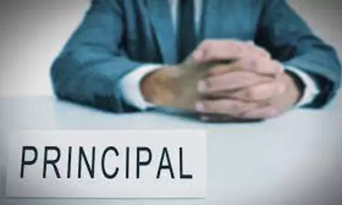 സ്കൂളിലേക്കു വരുന്നത് ആണ്‍കുട്ടികള്‍ക്കൊപ്പം നടക്കാനല്ലേ? യൂണിഫോം ധരിക്കാത്തതിന് പെണ്‍കുട്ടികളെ അസഭ്യം പറഞ്ഞ പ്രിന്‍സിപ്പാളിനെതിരെ കേസ്