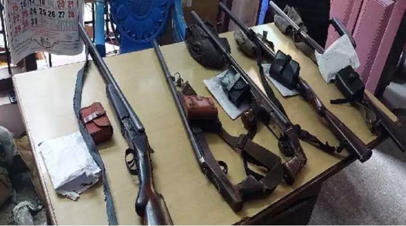കൊച്ചിയിലെ സുരക്ഷാ ഏജൻസിയിൽ നിന്നു പിടികൂടിയ 19 തോക്കുകൾക്കും ലൈസൻസ് ഇല്ല; കേസെടുത്തു കൊച്ചിയിലെ സുരക്ഷാ ഏജൻസിയിൽ നിന്നു പിടികൂടിയ 19 തോക്കുകൾക്കും ലൈസൻസ് ഇല്ല; കേസെടുത്തു
