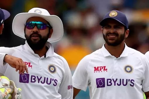 സത്യം പറയാലോ, ശർദുൽ മാൻ ഓഫ് ദ മാച്ച് പുരസ്കാരം അർഹിച്ചിരുന്നു: രോഹിത് ശർമ്മ സത്യം പറയാലോ, ശർദുൽ മാൻ ഓഫ് ദ മാച്ച് പുരസ്കാരം അർഹിച്ചിരുന്നു: രോഹിത് ശർമ്മ