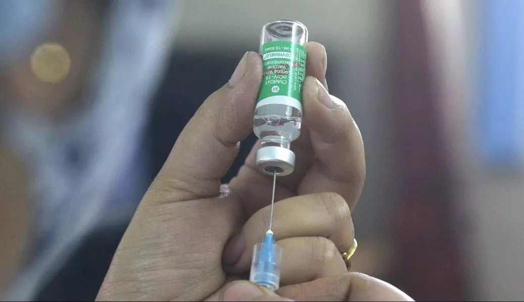 കോവിഷീൽഡ് വാക്സിന്റെ ഇടവേള കുറച്ച ഹൈക്കോടതി വിധി; കേന്ദ്രസര്ക്കാര് അപ്പീല് നല്കും കോവിഷീൽഡ് വാക്സിന്റെ ഇടവേള കുറച്ച ഹൈക്കോടതി വിധി; കേന്ദ്രസര്ക്കാര് അപ്പീല് നല്കും