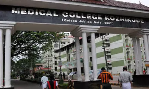 വെന്‍റിലേറ്റര്‍ സൗകര്യം ഇല്ലെന്ന് പറഞ്ഞ് സ്വകാര്യ ആശുപത്രിയിലേക്ക് പറഞ്ഞയച്ചു; നിപ ബാധിച്ചു മരിച്ച കുട്ടിയുടെ അമ്മ