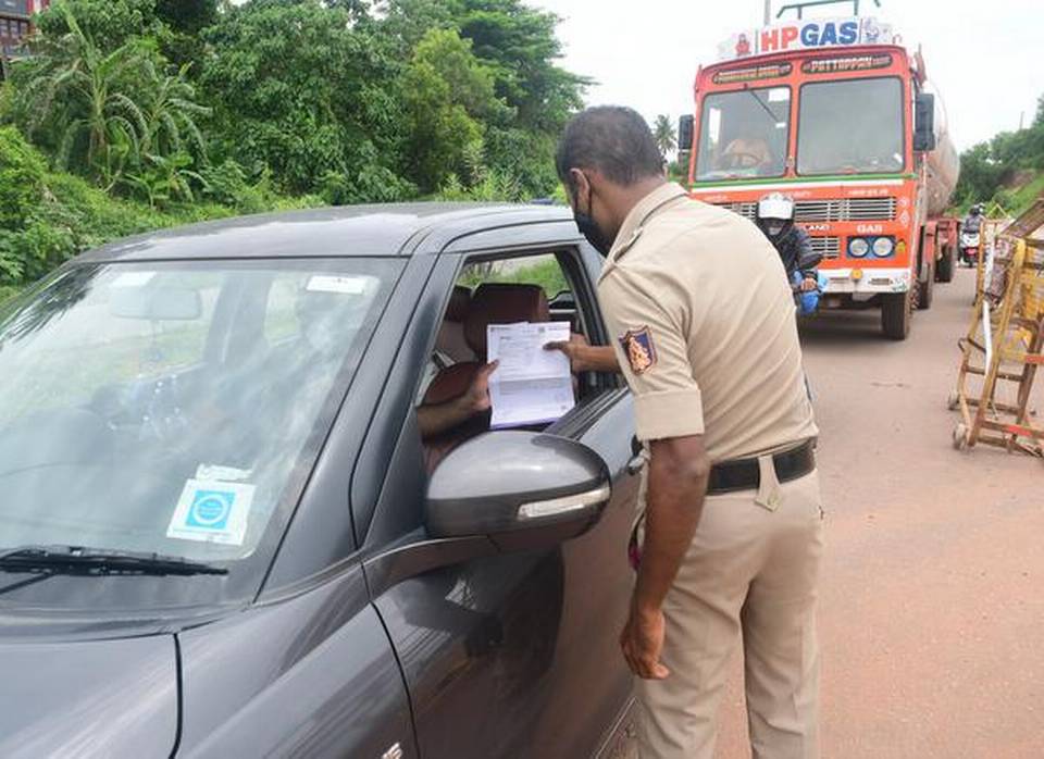 കേരളത്തിലേക്കുള്ള അനിവാര്യമല്ലാത്ത യാത്രകൾ ഒഴിവാക്കണമെന്ന് കർണാടക