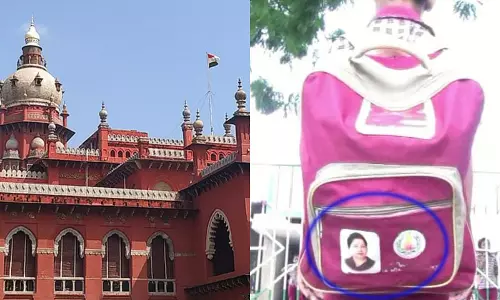 സ്കൂള് കുട്ടികള് രാഷ്ട്രീയക്കാരുടെ ചിത്രം ചുമക്കുന്നത് നാണക്കേട്; ആവര്ത്തിക്കരുതെന്ന് മദ്രാസ് ഹൈക്കോടതി സ്കൂള് കുട്ടികള് രാഷ്ട്രീയക്കാരുടെ ചിത്രം ചുമക്കുന്നത് നാണക്കേട്; ആവര്ത്തിക്കരുതെന്ന് മദ്രാസ് ഹൈക്കോടതി