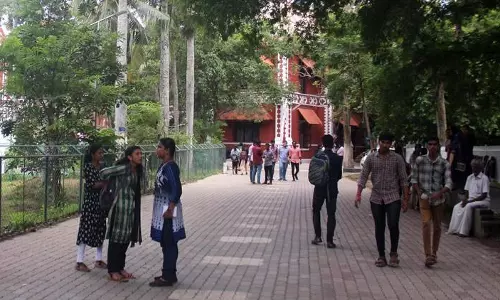 കേരളത്തില്‍ ഉന്നത വിദ്യാഭ്യാസ സ്ഥാപനങ്ങൾ തുറക്കുന്നതിന് സർക്കാർ മാനദണ്ഡങ്ങൾ തയ്യാറാക്കുന്നു