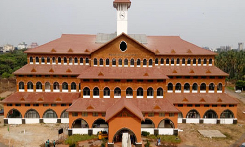 കണ്ണൂർ സർവകലാശാല സിലബസിൽ ആർഎസ്എസ് സൈദ്ധാന്തികൻ ഗോൾവാൾക്കറുടെ പുസ്തകം