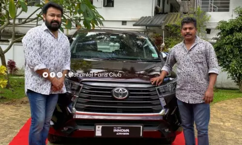 മോഹന്‍ലാലിന്‍റെ വീട്ടില്‍ ഇനി പുതിയ ഇന്നോവ തിരിയും