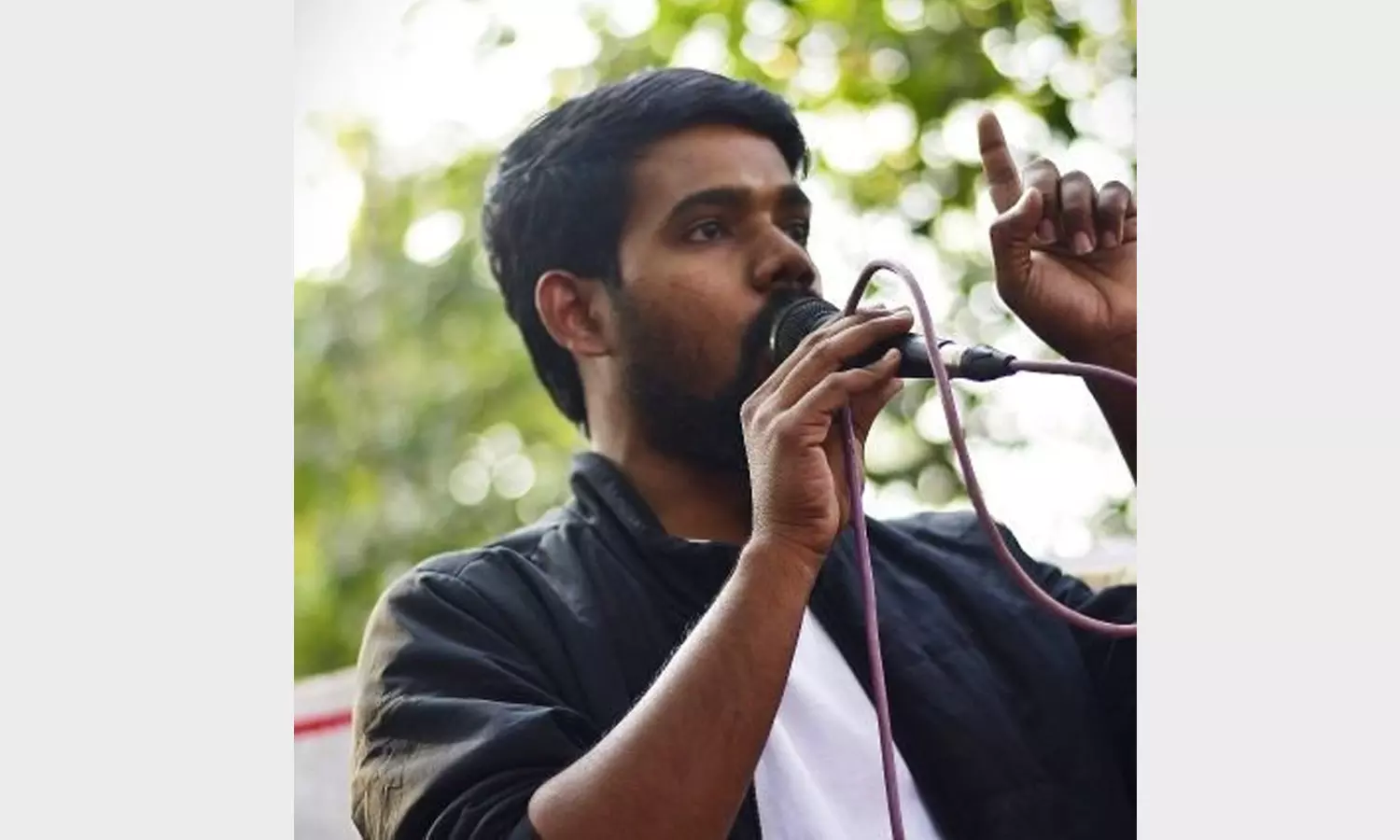 കണ്ണൂര് സര്വകലാശാല യൂണിയന് ചെയര്മാനെ പിന്തുണച്ച് എസ്.എഫ്.ഐ കേന്ദ്ര കമ്മിറ്റി അംഗം കണ്ണൂര് സര്വകലാശാല യൂണിയന് ചെയര്മാനെ പിന്തുണച്ച് എസ്.എഫ്.ഐ കേന്ദ്ര കമ്മിറ്റി അംഗം