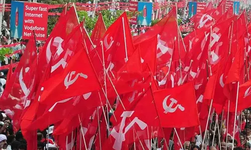 സി.പി.എം ഇരുപത്തിമൂന്നാം പാര്ട്ടി കോണ്ഗ്രസ്; കണ്ണൂരില് ബ്രാഞ്ച് സമ്മേളനങ്ങള് ഇന്ന് ആരംഭിക്കും സി.പി.എം ഇരുപത്തിമൂന്നാം പാര്ട്ടി കോണ്ഗ്രസ്; കണ്ണൂരില് ബ്രാഞ്ച് സമ്മേളനങ്ങള് ഇന്ന് ആരംഭിക്കും