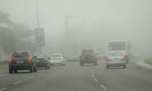 യു.എ.ഇയിൽ മൂടൽമഞ്ഞ് ശക്തമാകുമെന്ന് മുന്നറിയിപ്പ്; അബൂദബിയിൽ ട്രക്കുകൾക്ക് നിയന്ത്രണം യു.എ.ഇയിൽ മൂടൽമഞ്ഞ് ശക്തമാകുമെന്ന് മുന്നറിയിപ്പ്; അബൂദബിയിൽ ട്രക്കുകൾക്ക് നിയന്ത്രണം