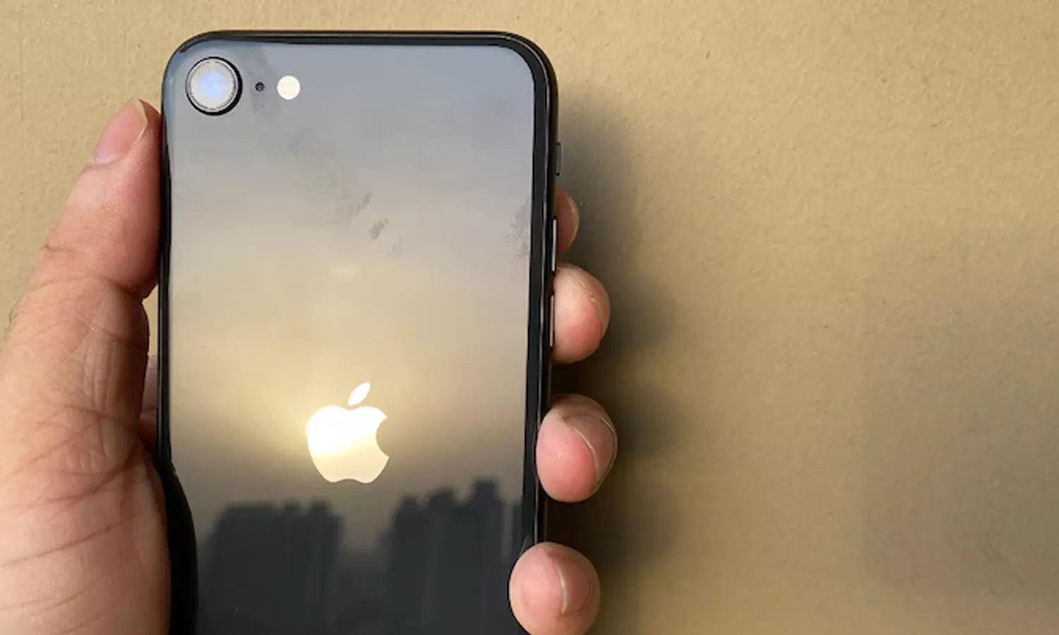 ഐ ഫോണ് ബൈക്കില് മൗണ്ട് ചെയ്യുമുമ്പ് അൽപ്പമൊന്ന് ശ്രദ്ധിച്ചോളൂ; ചിലപ്പോൾ പണി കിട്ടും ഐ ഫോണ് ബൈക്കില് മൗണ്ട് ചെയ്യുമുമ്പ് അൽപ്പമൊന്ന് ശ്രദ്ധിച്ചോളൂ; ചിലപ്പോൾ പണി കിട്ടും