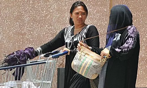 സൗദിയിൽ വീട്ടുജോലിക്കാരുടെ സ്‌പോൺസർഷിപ്പ് ഓൺലൈനായി മാറ്റാം