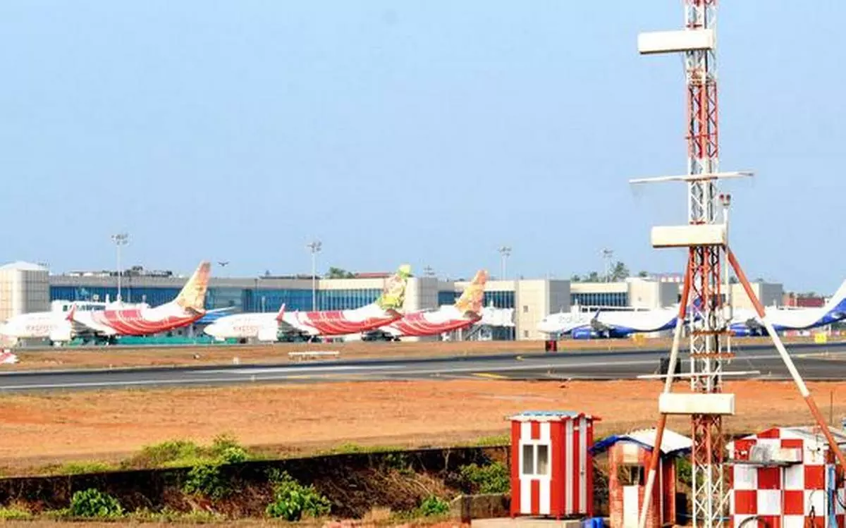 കരിപ്പൂരില്‍ വലിയ വിമാനങ്ങളിറങ്ങുന്നതിനുള്ള വിലക്ക് നീക്കണമെന്ന ആവശ്യം ശക്തം