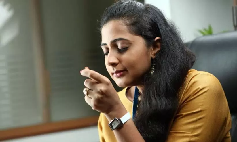 ശരിയേത് തെറ്റേത്....ശ്രീകുമാരന് തമ്പിയുടെ രചനയില് വീണ്ടുമൊരു സുന്ദരഗാനം ശരിയേത് തെറ്റേത്....ശ്രീകുമാരന് തമ്പിയുടെ രചനയില് വീണ്ടുമൊരു സുന്ദരഗാനം