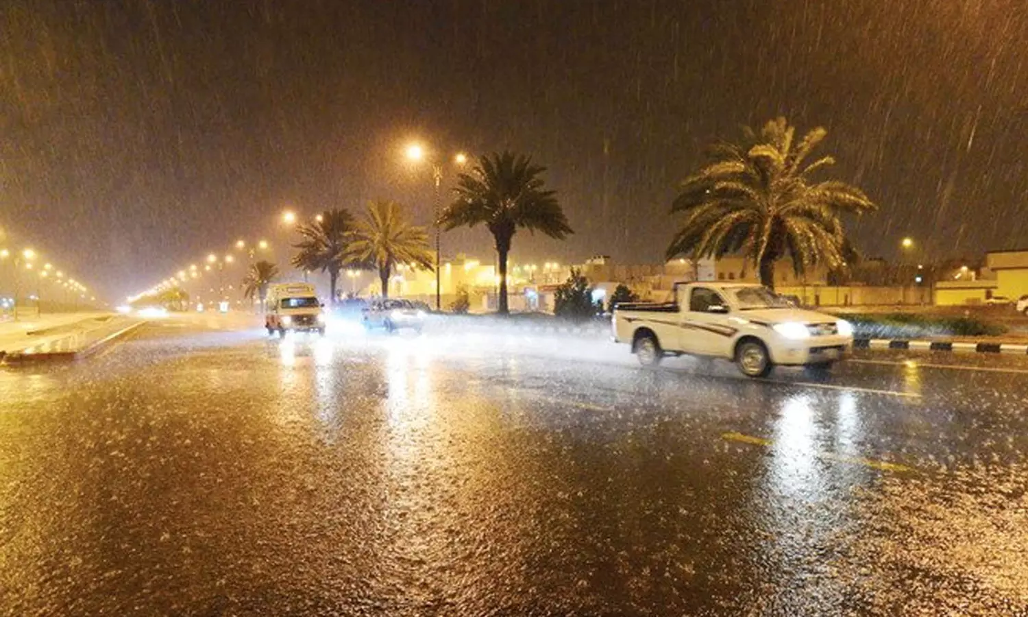 സൗദിയില് വേനല് ചൂടിന് ശമനമാകുന്നു; ശൈത്യത്തിന് മുന്നോടിയായി മഴയെത്തി സൗദിയില് വേനല് ചൂടിന് ശമനമാകുന്നു; ശൈത്യത്തിന് മുന്നോടിയായി മഴയെത്തി