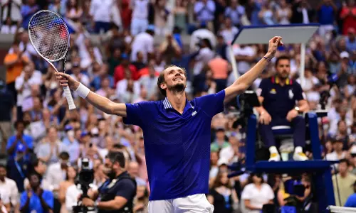 ദ്യോകോവിച്ചിന്‍റെ കലണ്ടര്‍ സ്ലാം സ്വപ്നങ്ങള്‍ പൊലിഞ്ഞു; യു.എസ് ഓപ്പണില്‍ ഡാനിയല്‍ മെദ്‍വദേവിന്‍റെ കന്നിമുത്തം