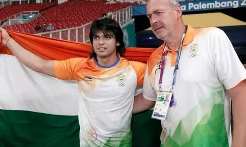 നിലവാരം പോര; നീരജ് ചോപ്രയുടെ പരിശീലകനെ ഇന്ത്യ പുറത്താക്കി