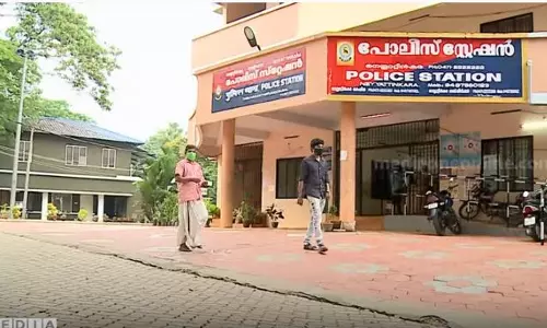 ഹണിട്രാപ്പ് കേസ്; മൊഴി നല്‍കാതെ പരാതിക്കാരനായ പോലീസുകാരന്‍