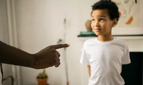 നീ എപ്പഴും അങ്ങനെത്തന്നെയാണ്!: കുഞ്ഞുങ്ങളെ കുറ്റപ്പെടുത്തല്ലേ, പകരം ഇക്കാര്യങ്ങള്‍ ശ്രദ്ധിക്കൂ