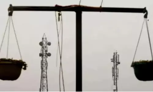 കുടിശ്ശികയ്ക്ക് നാലുവര്‍ഷത്തെ മൊറട്ടോറിയം; പ്രതിസന്ധിയിലായ ടെലികോം കമ്പനികള്‍ക്ക്   ആശ്വാസ പാക്കേജുമായി കേന്ദ്രം