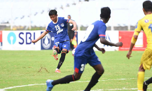 തുടരെ മൂന്ന് റെഡ് കാര്‍ഡ്; ബാംഗ്ലൂര്‍ എഫ്സിക്കെതിരെ ബ്ലാസ്റ്റേഴ്സിന് തോല്‍വി